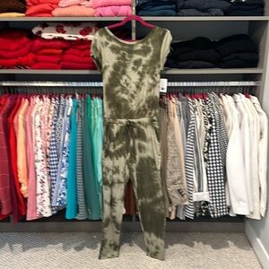 Sophia Vergara olive tie dye cap sleeve jumpsuit size XS NWT
